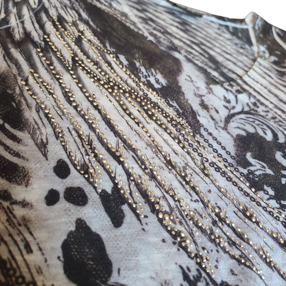 Daytrip By Buckle Women's Black and White Jewel Wing V-neck Fitted Graphic Top L - Picture 3 of 6